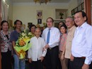 Lãnh đạo TP HCM thăm người cao tuổi, bệnh nhi Lãnh đạo TP HCM thăm người cao tuổi, bệnh nhi