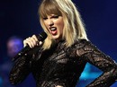 Taylor Swift giữa khen tặng và chỉ trích
