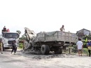 Xe hổ vồ đấu đầu xe tải, 2 tài xế chết thảm Xe hổ vồ đấu đầu xe tải, 2 tài xế chết thảm