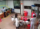 Vụ giám đốc đánh nữ bác sĩ: Chủ tịch phường chỉ cầm ghế để ngồi Vụ giám đốc đánh nữ bác sĩ: Chủ tịch phường chỉ cầm ghế để ngồi