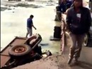 Lâm Đồng: Xe rơi xuống cầu, nạn nhân nguy kịch Lâm Đồng: Xe rơi xuống cầu, nạn nhân nguy kịch