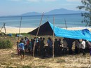 Truy tìm tung tích nạn nhân chết trên biển, mất 2 răng cửa Truy tìm tung tích nạn nhân chết trên biển, mất 2 răng cửa