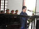 Bé gái 10 tuổi bị gã hàng xóm xâm hại đến mang thai Bé gái 10 tuổi bị gã hàng xóm xâm hại đến mang thai