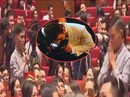 Quỳ mọp trước Jack Ma, nhục hay vinh? Quỳ mọp trước Jack Ma, nhục hay vinh?