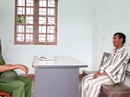 Trái ngang cảnh người chồng bị bạn thân "leo lên giường ngủ" Trái ngang cảnh người chồng bị bạn thân "leo lên giường ngủ"