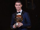 Vượt Messi và Neymar, Ronaldo đoạt Quả bóng vàng 2017 Vượt Messi và Neymar, Ronaldo đoạt Quả bóng vàng 2017