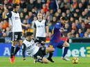 Trọng tài quyết "phá", Barcelona suýt trắng tay ở Mestalla Trọng tài quyết "phá", Barcelona suýt trắng tay ở Mestalla