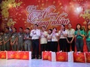 Lãnh đạo TP HCM vui Tết cùng công nhân Lãnh đạo TP HCM vui Tết cùng công nhân