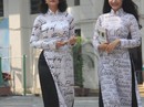 Giáo dục học sinh ý thức giữ mình khi mặc áo dài Giáo dục học sinh ý thức giữ mình khi mặc áo dài