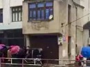 Suốt 2 năm trời không biết có người chết trên mái nhà Suốt 2 năm trời không biết có người chết trên mái nhà