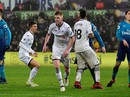 HLV Wenger "nổi điên" với hàng thủ Arsenal sau trận thua Swansea HLV Wenger "nổi điên" với hàng thủ Arsenal sau trận thua Swansea