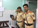 CSGT Bến Thành bắt nóng tên cướp giữa trung tâm TP HCM CSGT Bến Thành bắt nóng tên cướp giữa trung tâm TP HCM