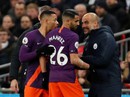 Giúp Man City đòi lại ngôi đầu, Mahrez tặng bàn thắng cho cố tỉ phú Thái Lan Giúp Man City đòi lại ngôi đầu, Mahrez tặng bàn thắng cho cố tỉ phú Thái Lan