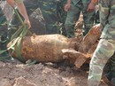 Phát hiện quả bom nặng 220kg trong khuôn viên 1 công ty Phát hiện quả bom nặng 220kg trong khuôn viên 1 công ty
