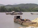 Băm nát sông Hương Băm nát sông Hương