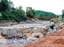 "Bom nước" trên đầu dân "Bom nước" trên đầu dân