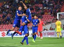 Clip: Thái Lan đánh bại Singapore, dắt tay Philippines vào bán kết AFF Cup Clip: Thái Lan đánh bại Singapore, dắt tay Philippines vào bán kết AFF Cup