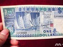 Nhận hối lộ vặt gần 1 USD, 2 người Trung Quốc đối mặt án phạt 73.000 USD Nhận hối lộ vặt gần 1 USD, 2 người Trung Quốc đối mặt án phạt 73.000 USD