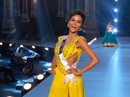 H’Hen Niê tỏa sáng với bikini và đầm dạ hội vàng H’Hen Niê tỏa sáng với bikini và đầm dạ hội vàng