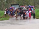 Phú Yên: Một người bị nước lũ nhấn chìm, di dời khẩn cấp hơn 900 người Phú Yên: Một người bị nước lũ nhấn chìm, di dời khẩn cấp hơn 900 người