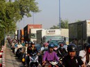 "Chết đứng" trên đường vào cảng Cát Lái "Chết đứng" trên đường vào cảng Cát Lái