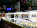 Bình Dương: Táo tợn đập tủ kính, cướp tiệm vàng Bình Dương: Táo tợn đập tủ kính, cướp tiệm vàng