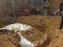 Tông trúng 3 người, đem ô tô về chôn sau nhà để phi tang Tông trúng 3 người, đem ô tô về chôn sau nhà để phi tang