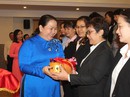 Hơn 1 tỉ đồng hỗ trợ con CNVC-LĐ Hơn 1 tỉ đồng hỗ trợ con CNVC-LĐ