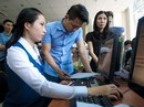 Nhà mạng mở tổ lưu động giúp khách hàng bổ sung ảnh chân dung Nhà mạng mở tổ lưu động giúp khách hàng bổ sung ảnh chân dung