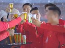 Phản cảm sao trẻ quảng cáo bia Phản cảm sao trẻ quảng cáo bia