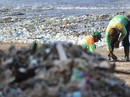 Bãi biển Đông Nam Á: Càng đẹp, càng "khổ" Bãi biển Đông Nam Á: Càng đẹp, càng "khổ"