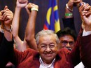 Bầu cử Malaysia: Cựu Thủ tướng 92 tuổi Mahathir thắng vang dội Bầu cử Malaysia: Cựu Thủ tướng 92 tuổi Mahathir thắng vang dội