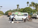 Đèn tín hiệu không hoạt động, nam thanh niên chết thảm dưới bánh xe tải Đèn tín hiệu không hoạt động, nam thanh niên chết thảm dưới bánh xe tải