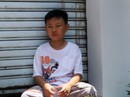 Nghẹn lòng giây phút con trai "hiệp sĩ" nhận thi thể cha Nghẹn lòng giây phút con trai "hiệp sĩ" nhận thi thể cha