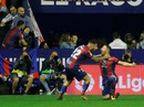Rượt đuổi bất thành, tân vô địch Barcelona thua trận đầu tại La Liga Rượt đuổi bất thành, tân vô địch Barcelona thua trận đầu tại La Liga