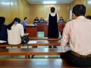 "Mượn" họ hàng hơn 50 tỉ và 350 cây vàng, bà nội trợ ngồi tù "Mượn" họ hàng hơn 50 tỉ và 350 cây vàng, bà nội trợ ngồi tù
