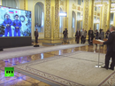 Tổng thống Putin cùng ông Abe gọi video ra ngoài vũ trụ từ Kremlin Tổng thống Putin cùng ông Abe gọi video ra ngoài vũ trụ từ Kremlin