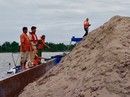 "Cát tặc" lộng hành ở nhiều địa phương "Cát tặc" lộng hành ở nhiều địa phương
