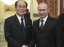 Ông Kim Jong-un bất ngờ gửi thư tay cho Tổng thống Putin Ông Kim Jong-un bất ngờ gửi thư tay cho Tổng thống Putin