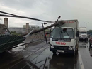 Lốc quật gãy hàng loạt trụ điện trên Quốc lộ 51 Lốc quật gãy hàng loạt trụ điện trên Quốc lộ 51
