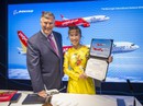 CEO Vietjet Nguyễn Thị Phương Thảo ký hợp đồng mua 100 máy bay Boeing CEO Vietjet Nguyễn Thị Phương Thảo ký hợp đồng mua 100 máy bay Boeing