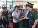 Thuyền trưởng quyết định bỏ tàu, cứu toàn bộ ngư dân Thuyền trưởng quyết định bỏ tàu, cứu toàn bộ ngư dân