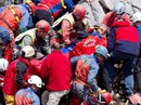 Sống sót thần kỳ nơi "địa ngục": Cuộc giải cứu hang sâu khiến "tử thần" lùi bước Sống sót thần kỳ nơi "địa ngục": Cuộc giải cứu hang sâu khiến "tử thần" lùi bước
