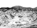 Gia tộc Hồng Kông biến vùng đồi cằn cỗi thành đế chế BĐS Gia tộc Hồng Kông biến vùng đồi cằn cỗi thành đế chế BĐS