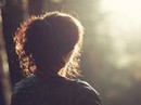 Biết yêu đàn ông có vợ là sai nhưng tôi vẫn cứ hút vào Biết yêu đàn ông có vợ là sai nhưng tôi vẫn cứ hút vào