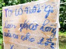 Gia chủ treo bảng "xin lỗi" kẻ trộm Gia chủ treo bảng "xin lỗi" kẻ trộm