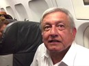 Tổng thống đắc cử Mexico mắc kẹt trên đường băng 3 giờ Tổng thống đắc cử Mexico mắc kẹt trên đường băng 3 giờ
