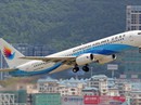 Cho vợ vào buồng lái máy bay, phi công "mất lái" Cho vợ vào buồng lái máy bay, phi công "mất lái"
