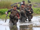 Philippines muốn "xét lại" hiệp ước phòng thủ chung với Mỹ Philippines muốn "xét lại" hiệp ước phòng thủ chung với Mỹ