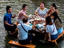 Từ nồi lẩu thảm họa tới cô dâu búp bê Từ nồi lẩu thảm họa tới cô dâu búp bê